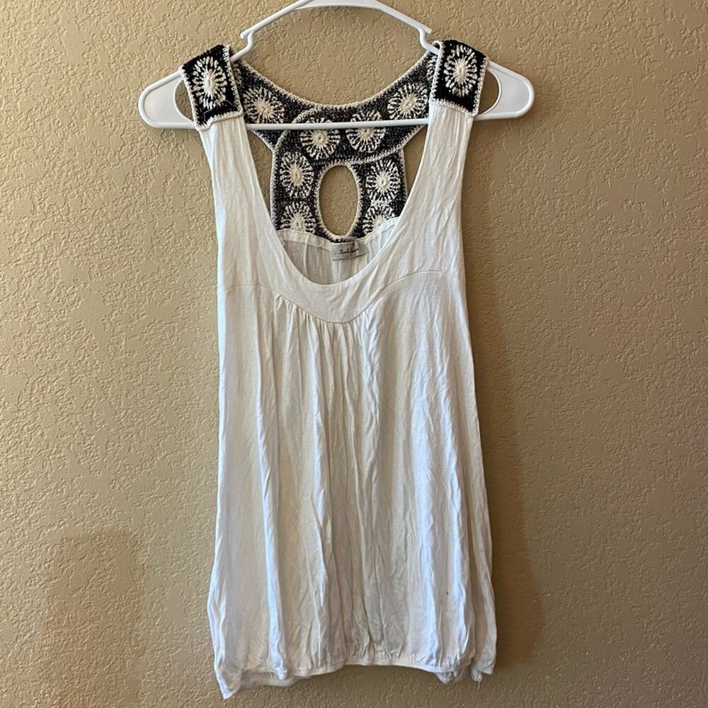 EUC: White Tank Top w/ Black and White Knit - Size: Small